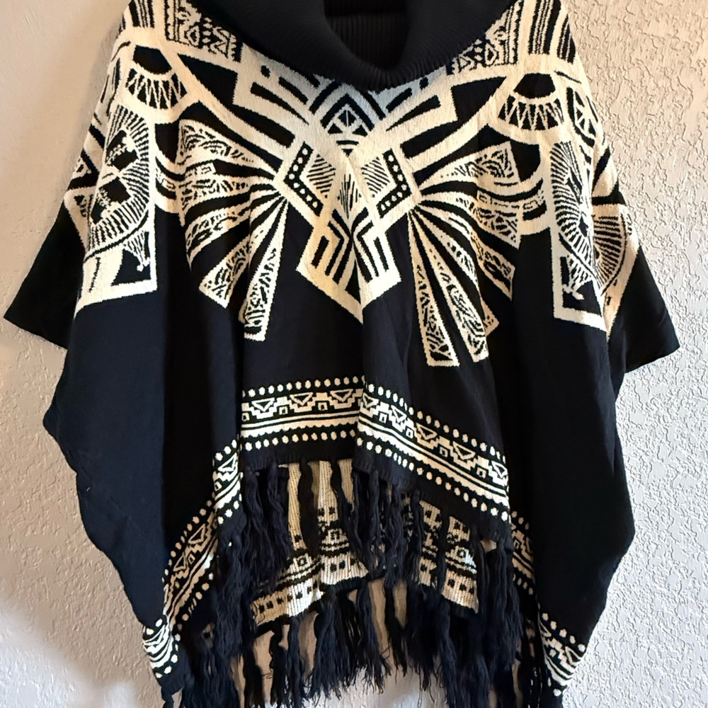 Flying Tomato Black and Cream Knit Poncho